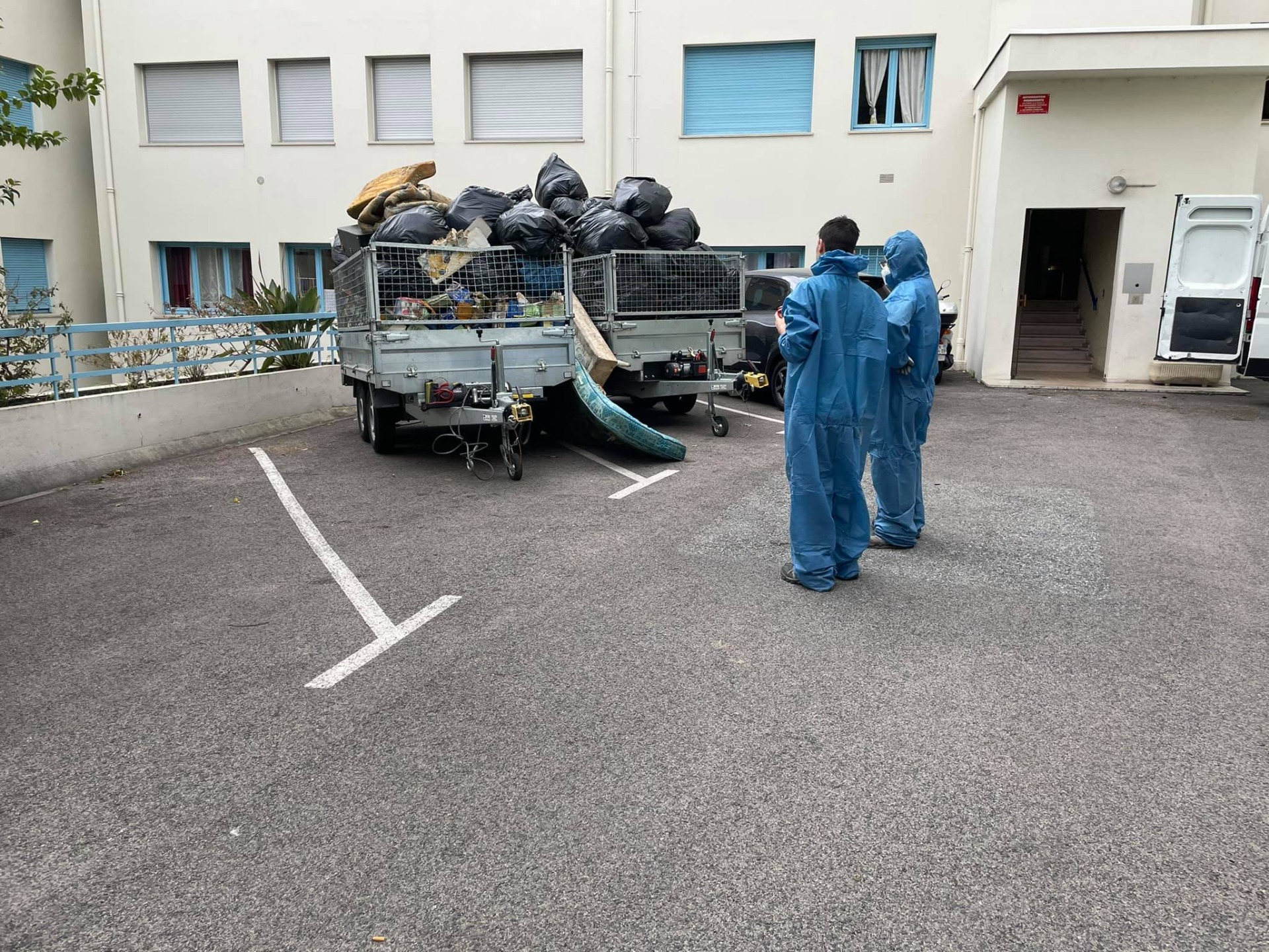 ✅ Débarras complet de logements insalubres  ♻️ Débarras et  pour tous types de logements insalubres, après sinistre ou syndrome de Diogène